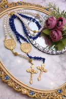 Terço de São Bento Safira – Elegância, Proteção e Devoção